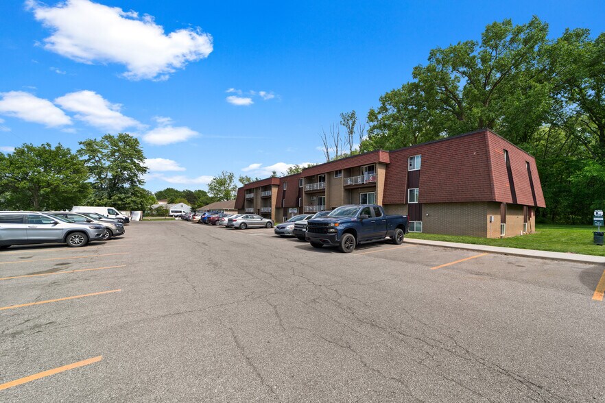 More Photos Of 5216 E Lake Rd, Sheffield Lake Apartments For Sale