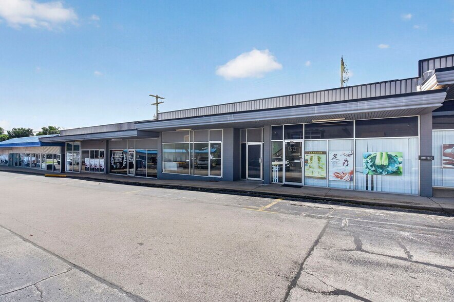 More Photos Of 1950 S Glenstone Ave, Springfield Storefront For Sale