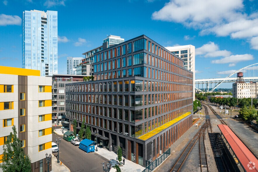 More Photos Of 1250 NW 9th Ave, Portland Office For Lease