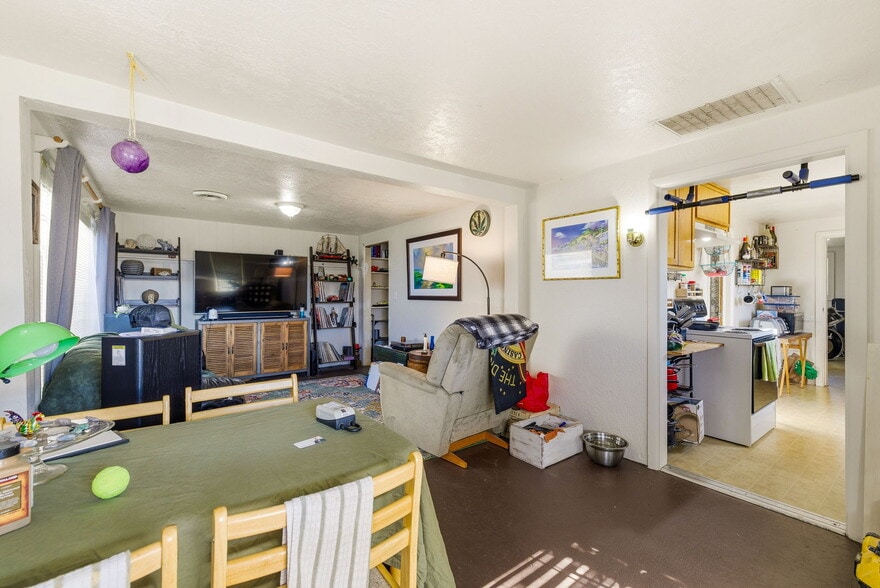 More Photos Of 1035 Madera St, Eugene Industrial For Sale