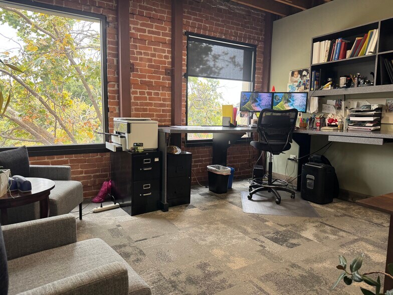 More Photos Of 914 Macdonald Ave, Richmond Storefront Retail Office For Lease