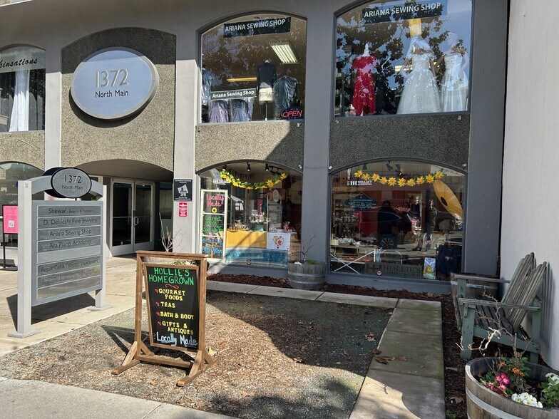 More Photos Of 1372 N Main St, Walnut Creek Storefront For Lease