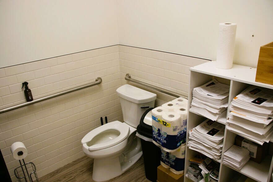 More Photos Of 210 Genesis Blvd, Webster Office For Sale