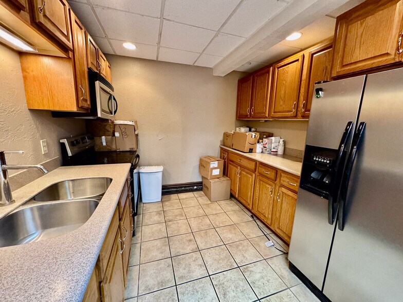 More Photos Of 1050 Triplett Blvd, Akron Warehouse For Sale