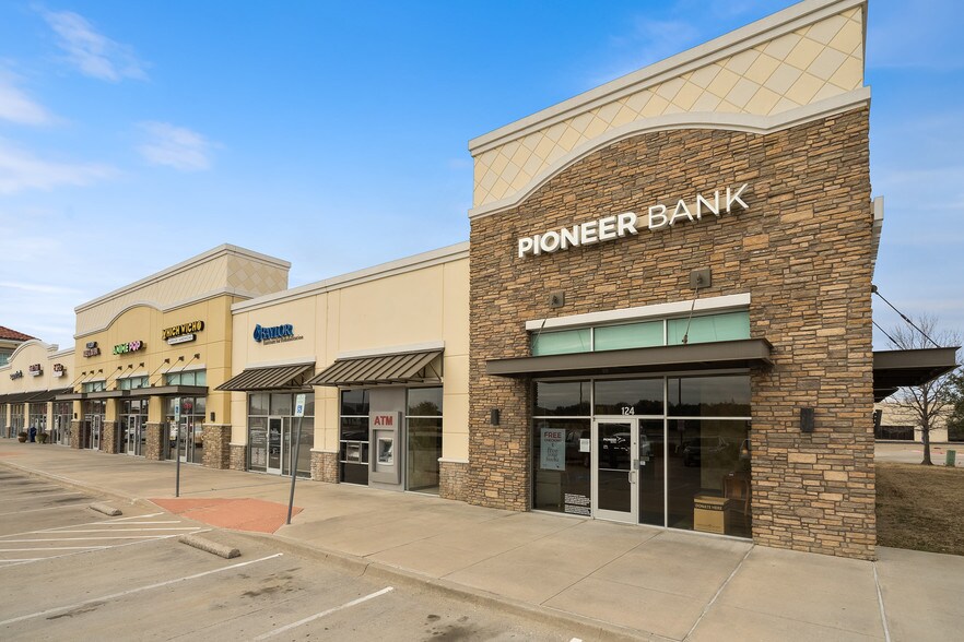 More Photos Of 4135-4145 Belt Line Rd, Addison Unknown For Lease