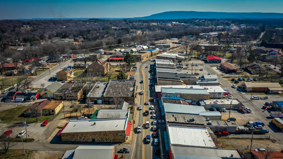 More Photos Of 223 W Main St, Mountain View Storefront For Sale