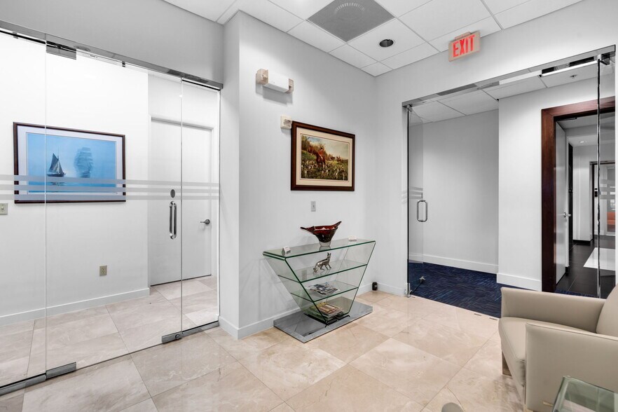 More Photos Of 2020 Ponce De Leon Blvd, Coral Gables Office For Sale