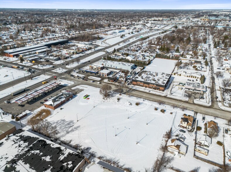 More Photos Of 6014-6015 E 10 Mile Rd, Warren Specialty For Sale