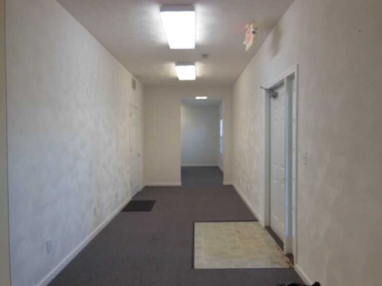 More Photos Of 144 Lincoln Place Ct, Belleville Medical For Sale