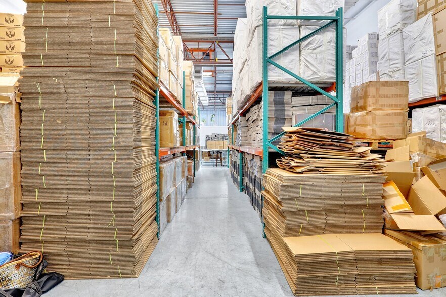 More Photos Of 1200 S Rogers Cir, Boca Raton Warehouse For Lease