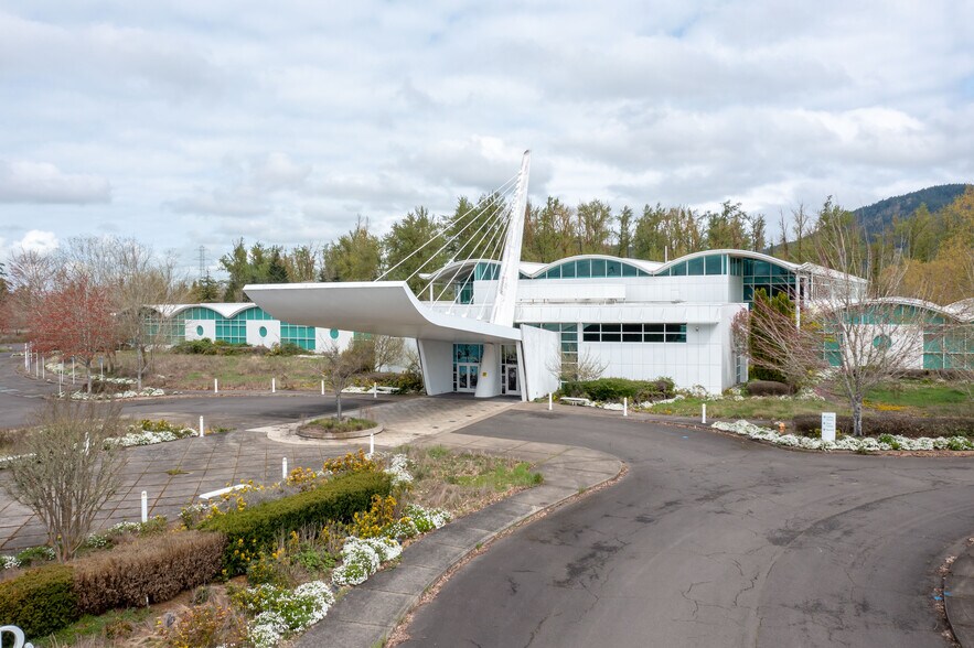 More Photos Of 1000 Royal Caribbean Way, Springfield Office For Sale