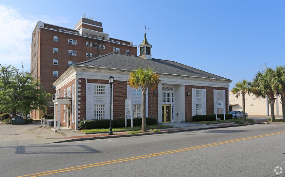 More Photos Of 1408 Russell St, Orangeburg Medical For Sale