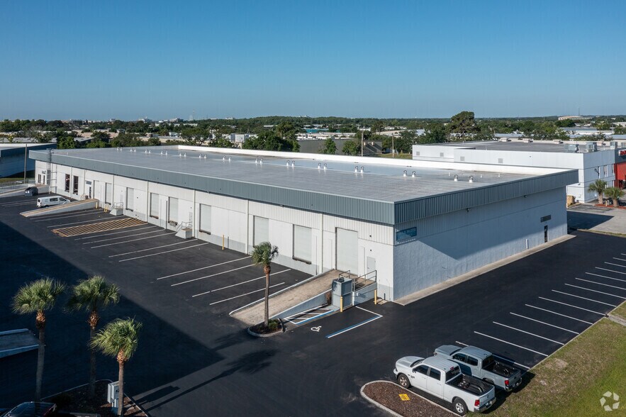 More Photos Of 3320 Vineland Rd, Orlando Unknown For Lease