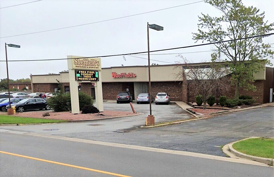 More Photos Of 1027 Sheffield Ave, Dyer Restaurant For Sale