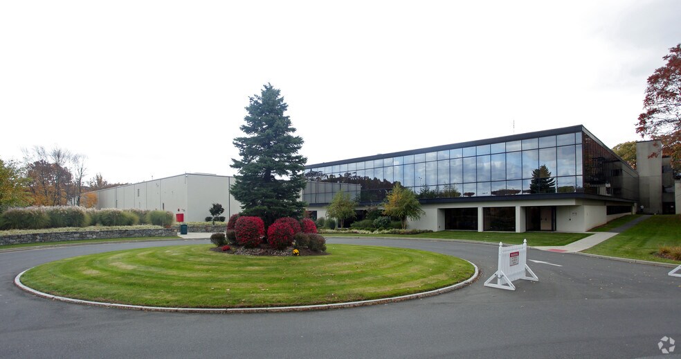 More Photos Of 710 Bridgeport Ave, Shelton Manufacturing For Lease