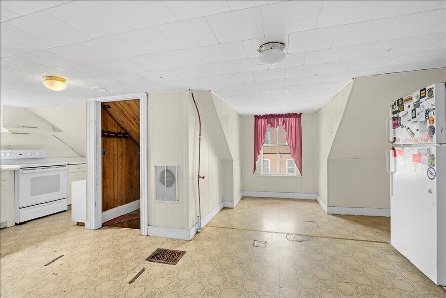 More Photos Of 73 Southgate St, Worcester General Retail For Sale