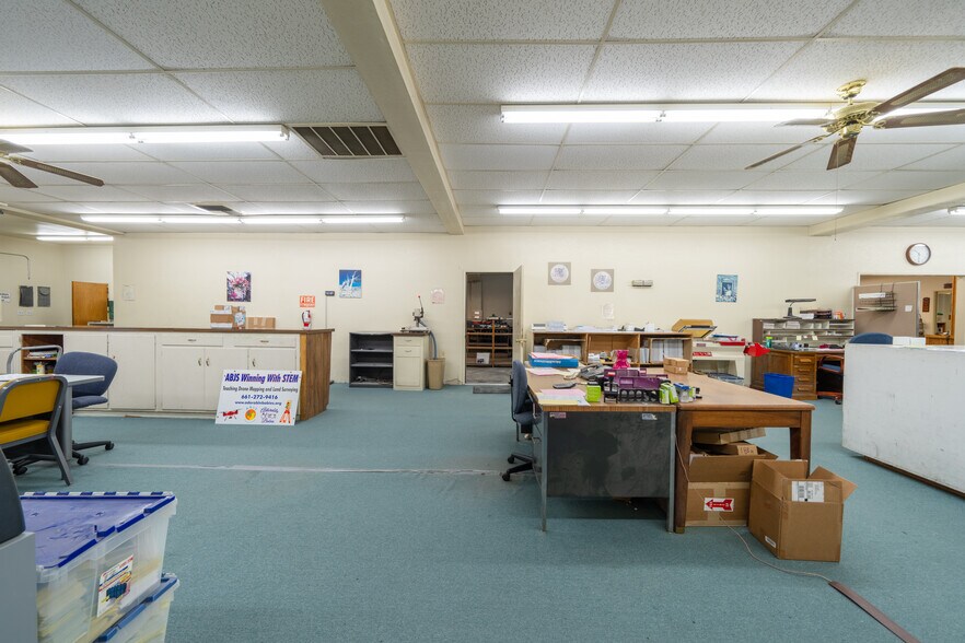 More Photos Of 656 W Lancaster Blvd, Lancaster Restaurant For Sale