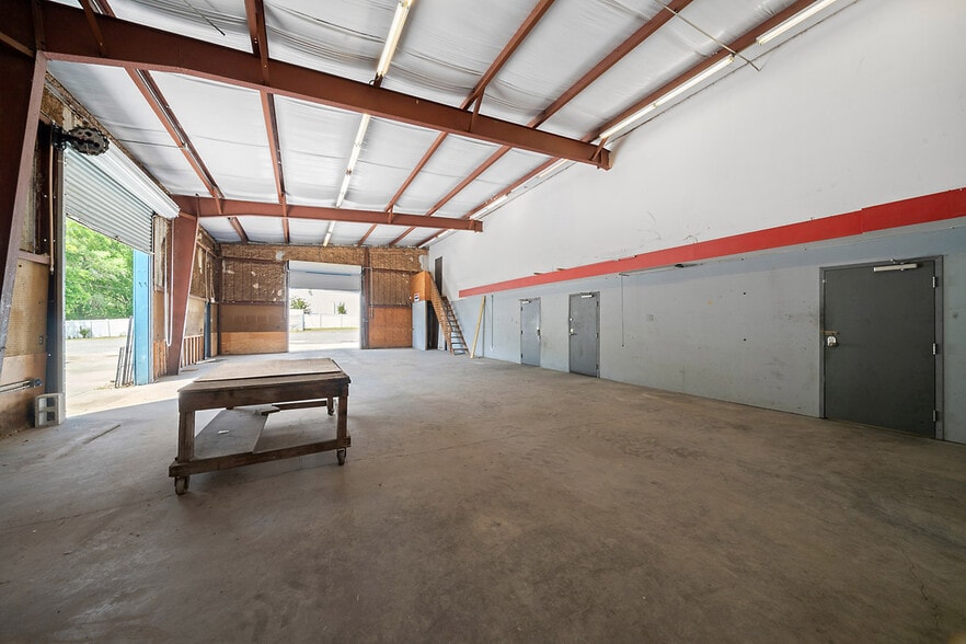 More Photos Of 9732 SE US Highway 441, Belleview Warehouse For Lease