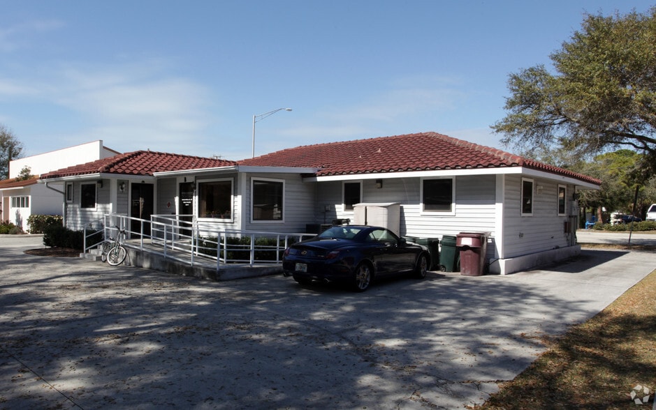 Primary Photo Of 2822 Proctor Rd, Sarasota Office For Lease