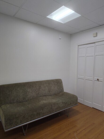 More Photos Of 50 S Pickett St, Alexandria Medical For Sale