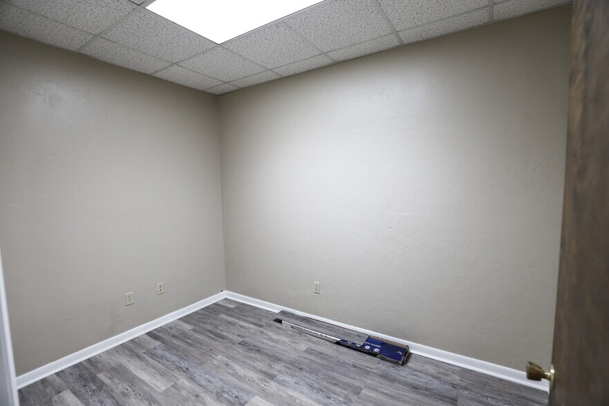 More Photos Of 4424 NW 13th St, Gainesville Unknown For Lease