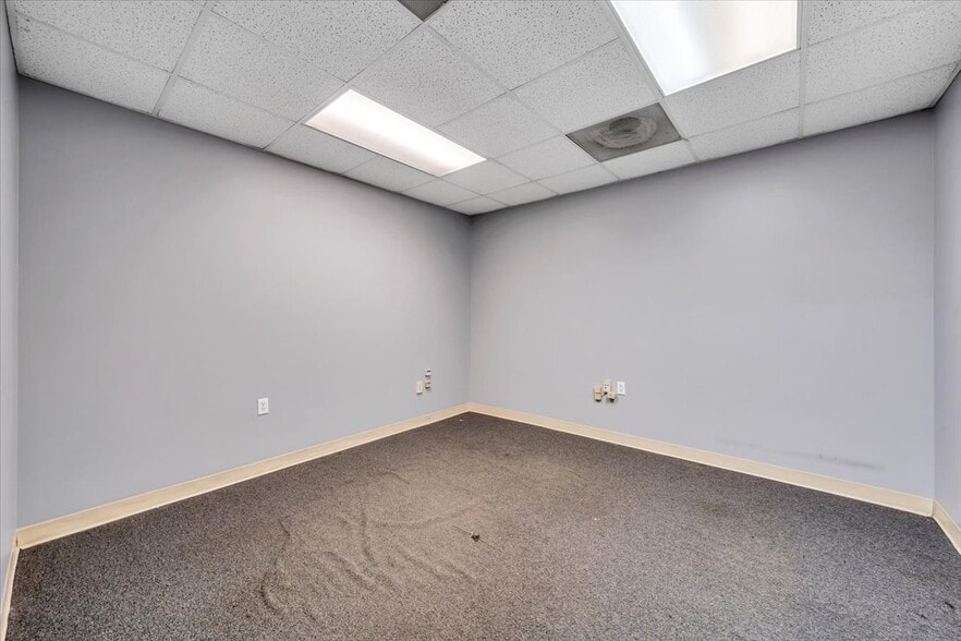 More Photos Of 210 S Jefferson St, Roanoke Loft Creative Space For Sale