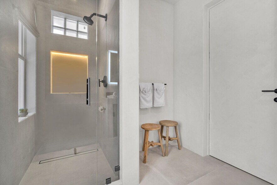 More Photos Of 120 NE 25th St, Miami Specialty For Sale