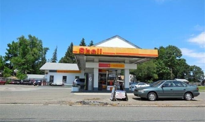 More Photos Of 11 Lincoln St, Holyoke Service Station For Sale