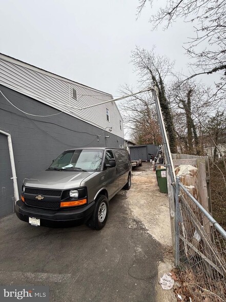 More Photos Of 476-486 Cambridge St, Fredericksburg Auto Dealership For Lease
