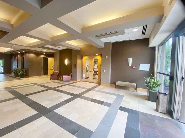 More Photos Of 7200 Creedmoor Rd, Raleigh Office For Lease
