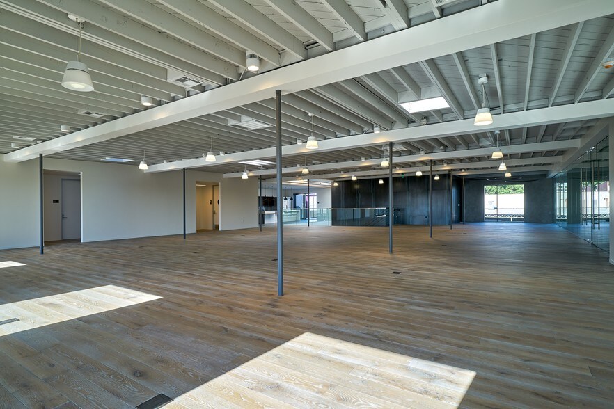 More Photos Of 2236 S Barrington Ave, Los Angeles Loft Creative Space For Lease