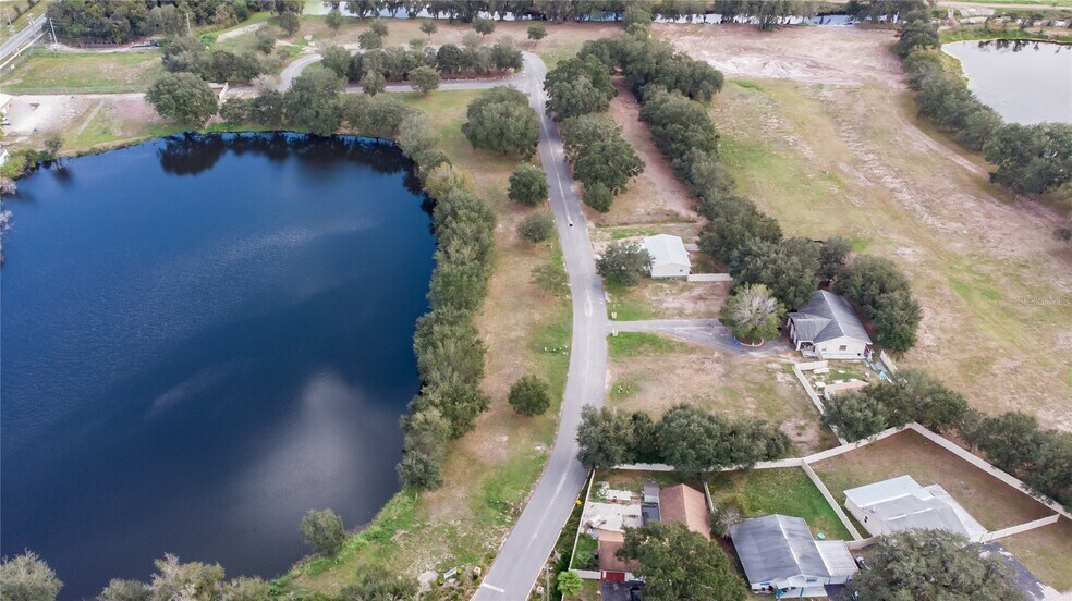 More Photos Of 2105 Bruce St, Lakeland Trailer Camper Park For Sale