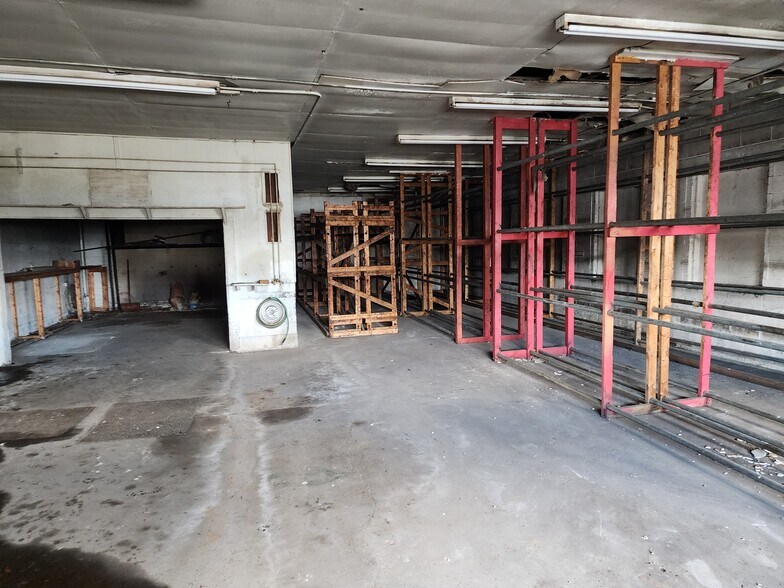 More Photos Of 1301 Lafayette Ave, Moundsville Freestanding For Sale