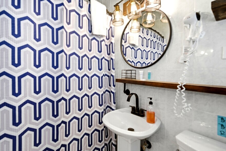 More Photos Of 11965 Gulf Blvd, Treasure Island Hotel For Sale