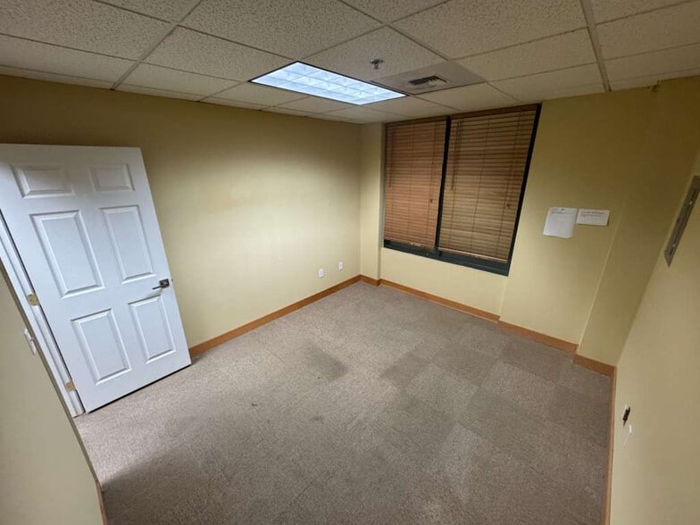 More Photos Of 1224 Harris St, Bellingham Apartments For Lease