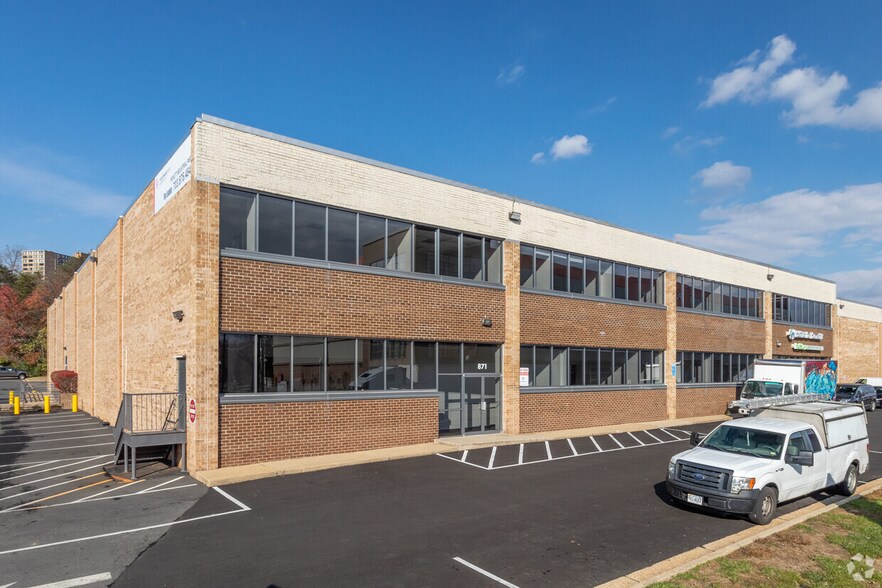 More Photos Of 901-929 S Pickett St, Alexandria Unknown For Lease