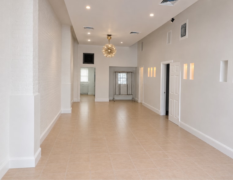 More Photos Of 372 Myrtle Ave, Brooklyn Storefront Retail Residential For Lease