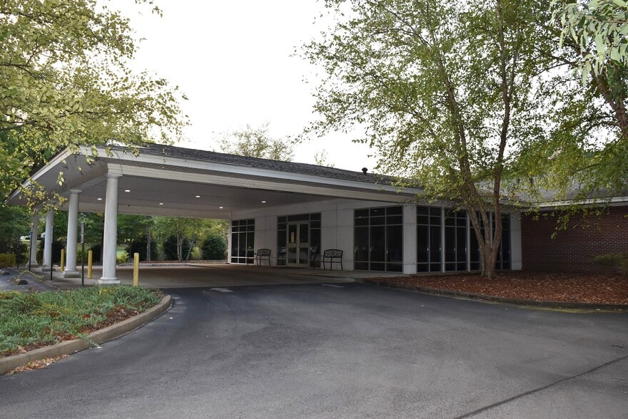 More Photos Of 727 Cox Creek Pky, Florence Healthcare For Sale
