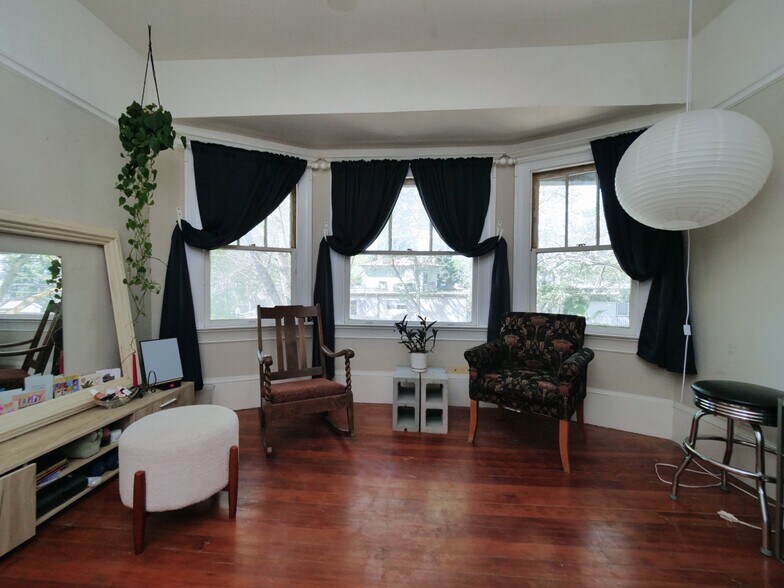 More Photos Of 1901-1903 H St, Sacramento Apartments For Sale