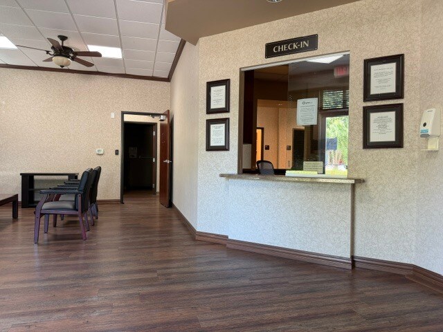 More Photos Of 8861 Davis Blvd, Keller Medical For Lease