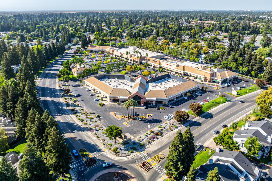 More Photos Of 7465-7485 Rush River Dr, Sacramento Freestanding For Lease