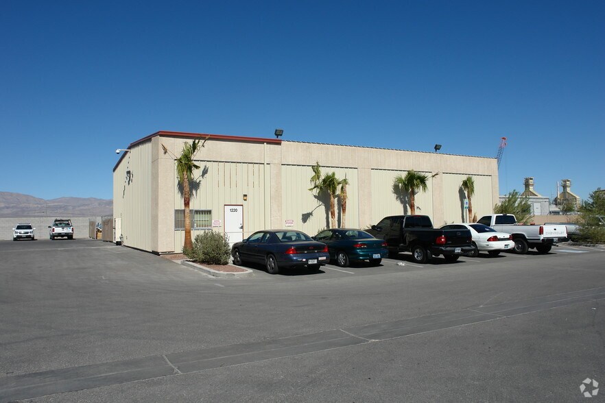 More Photos Of 1220 Rockpebble St, North Las Vegas Light Manufacturing For Lease