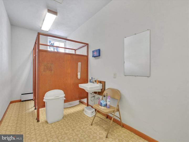 More Photos Of 100 New Haven St, Mount Joy General Retail For Lease