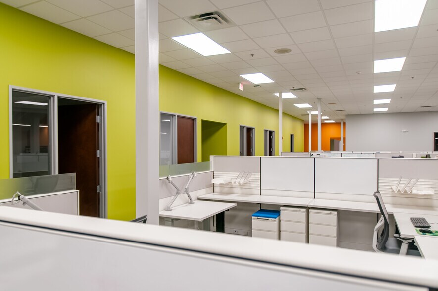 More Photos Of 15755 N Pointe Blvd, Noblesville Medical For Sale