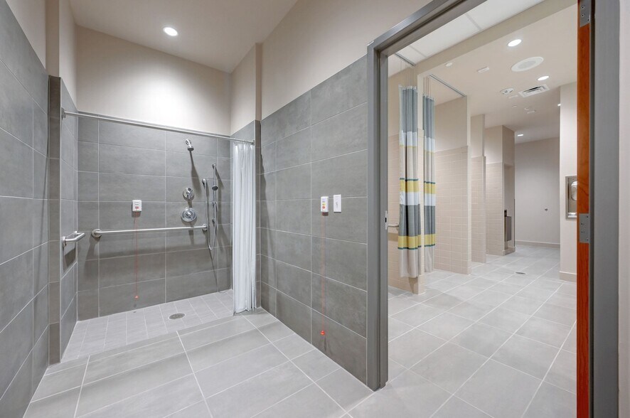 More Photos Of 3610-3626 West Ave, San Antonio Office For Sale