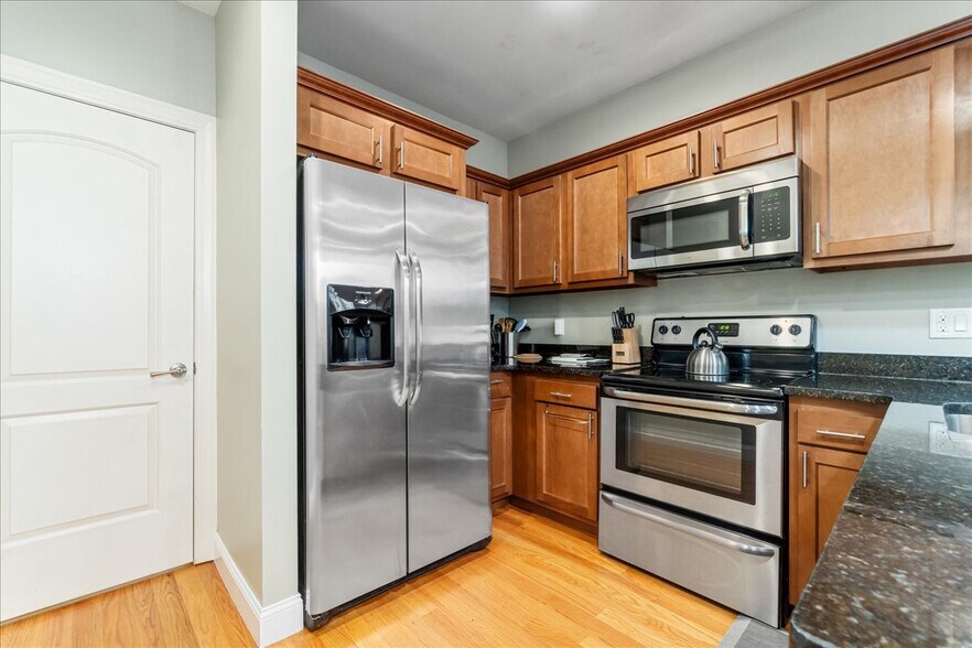 More Photos Of 260 A Washington Ave, Albany Apartments For Sale