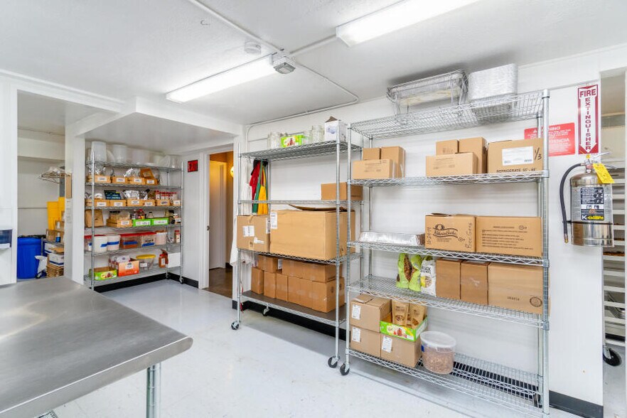 More Photos Of 2127-2129 W College St, Springfield Loft Creative Space For Sale