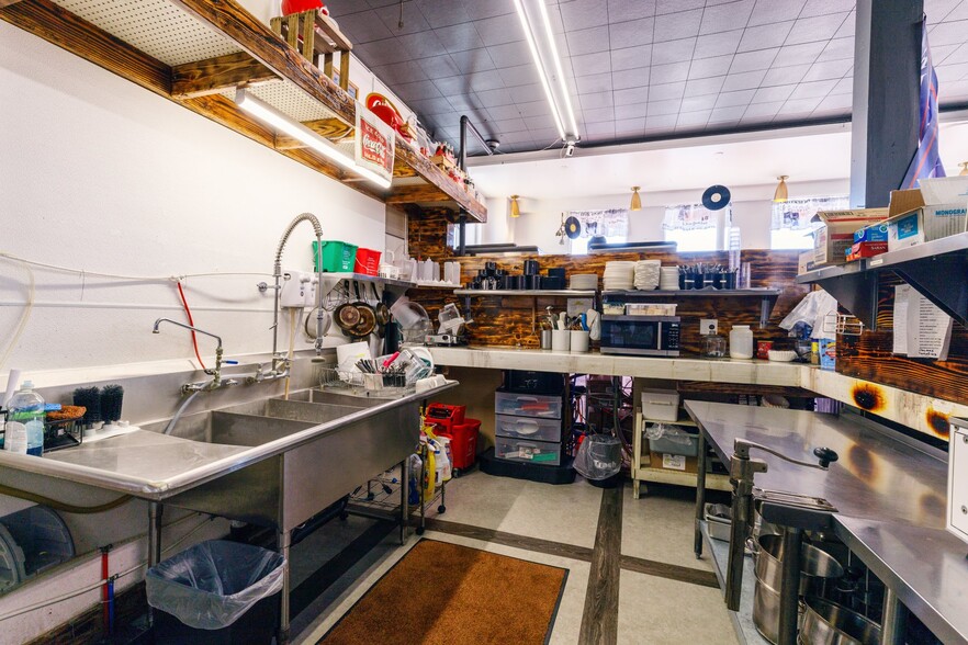 More Photos Of 10 S Main St, Fillmore Restaurant For Sale