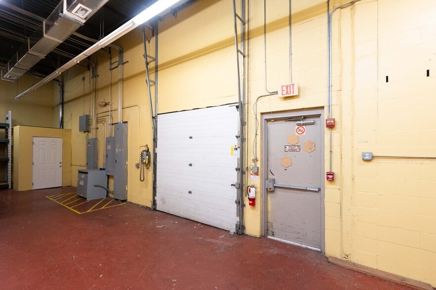 More Photos Of 33550 US Highway 19 N, Palm Harbor Freestanding For Lease