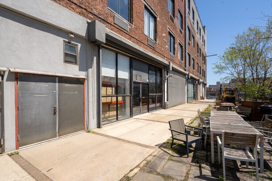 More Photos Of 98 4th St, Brooklyn Light Manufacturing For Lease
